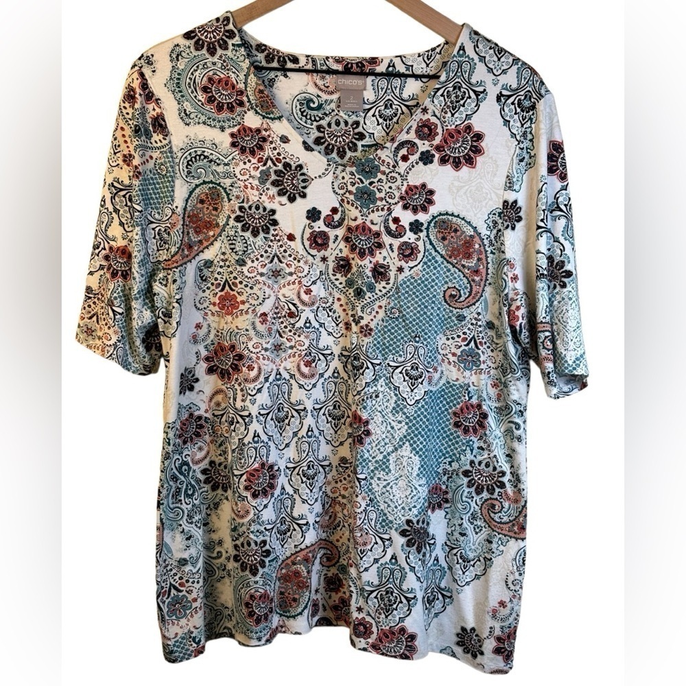 Chico’s Multicolor Paisley Floral Top Short Sleeve V-neck Size 2 = Large